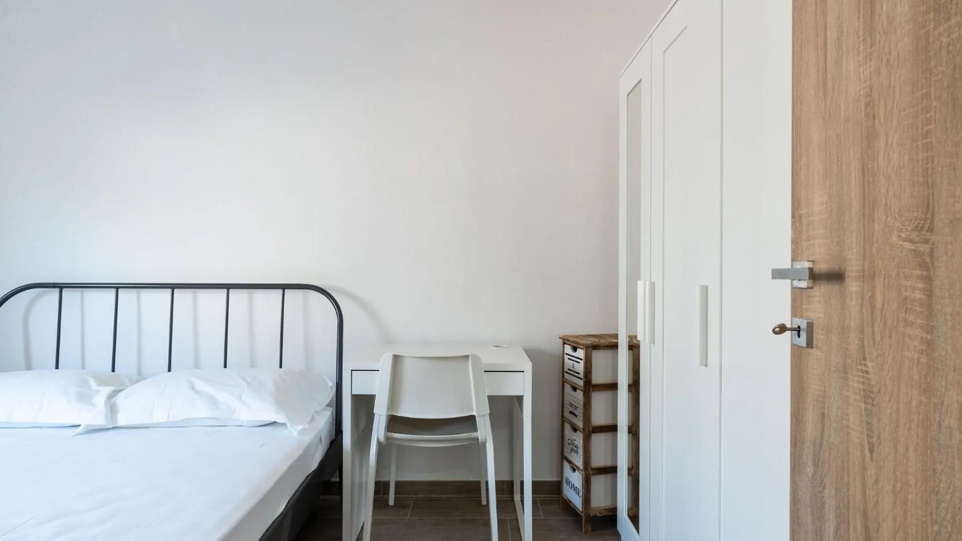 Venus Apartment By Wonderful Italy Bari 0*,